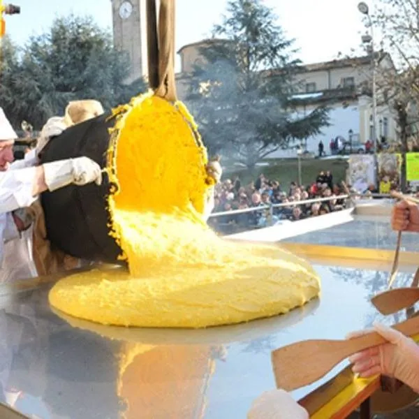 Sagra del Polentone di Retorbido: Tradizione e Storia nell'Oltrepò Pavese Sagra del Polentone di Retorbido: Tradizione e Storia nell'Oltrepò Pavese